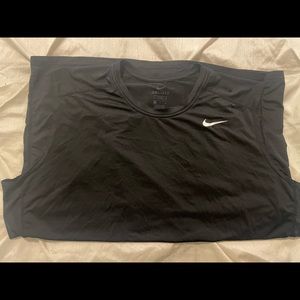 Nike dry fit sleeveless men’s shirt size XL